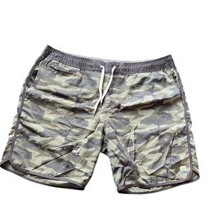 Vuori Banks Hybrid Green Camo Shorts Swim Trunks Men’s